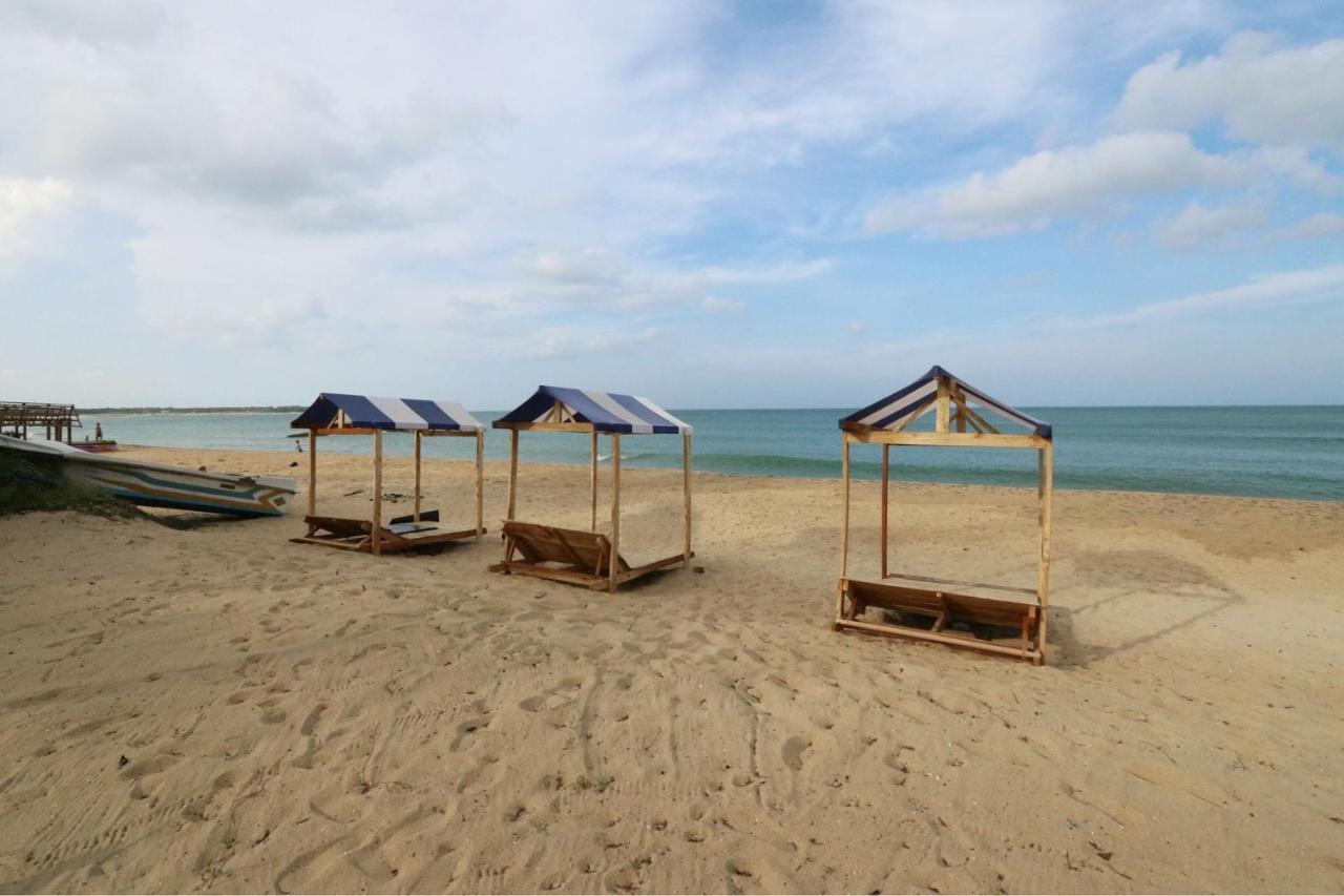 Feel The Waves Hotel Arugam Bay Bagian luar foto