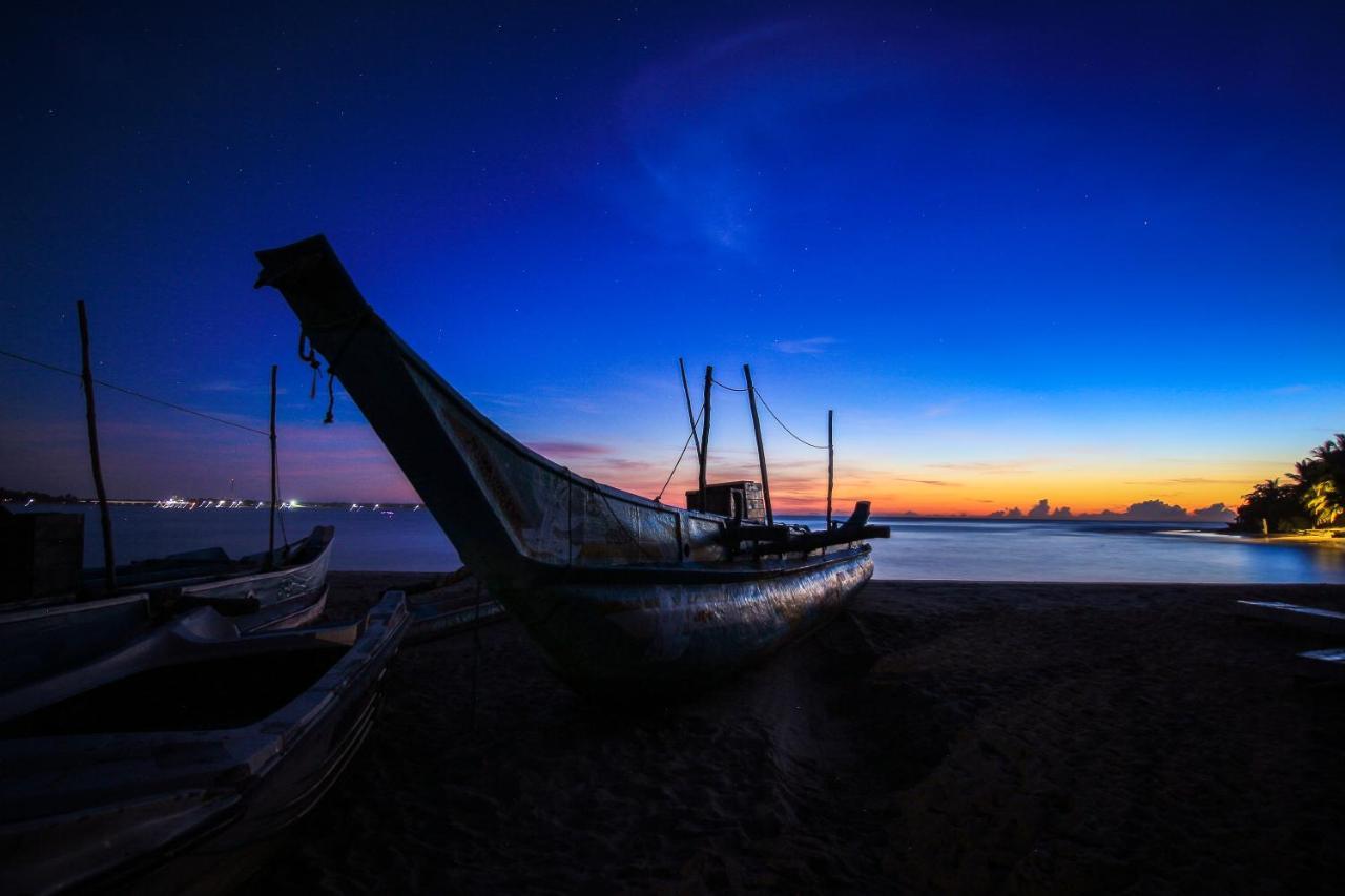 Feel The Waves Hotel Arugam Bay Bagian luar foto