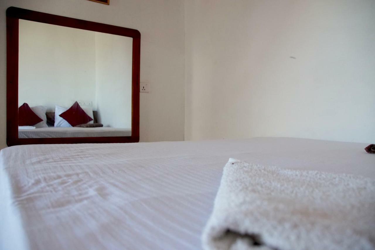 Feel The Waves Hotel Arugam Bay Bagian luar foto