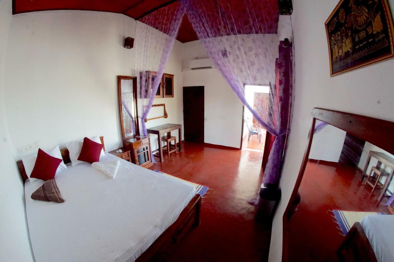 Feel The Waves Hotel Arugam Bay Bagian luar foto